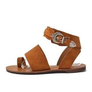 Mata suede buckle sandal